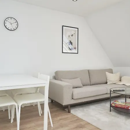 Apartment Spacious In *