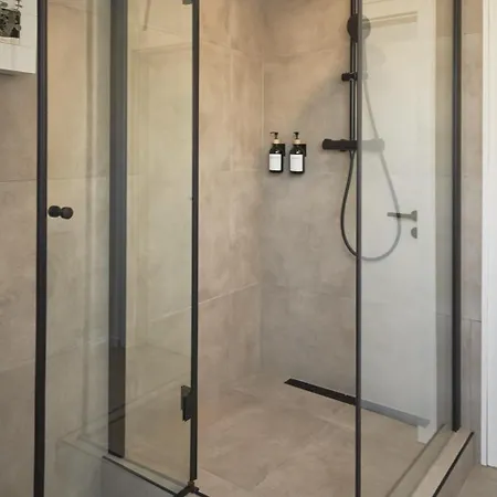 Apartment Spacious In *